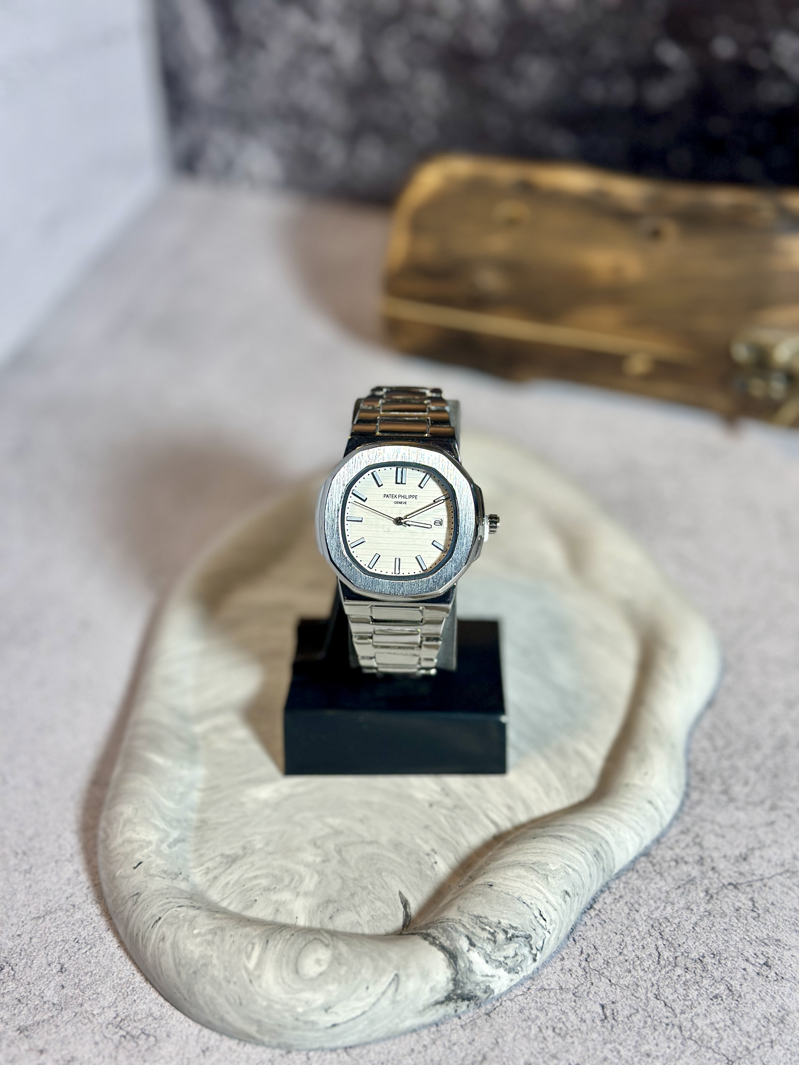 ساعت پتک فلیپ ناتیلوس رنگ ثابت