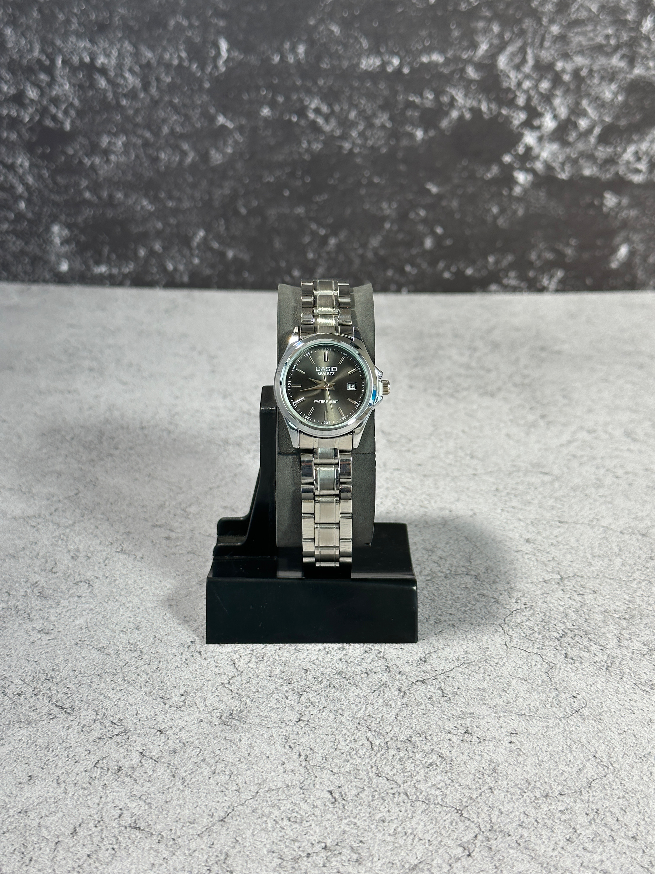 ساعت کاسیو بند استیل با موتور عالی و صفحه مشکی و سفید