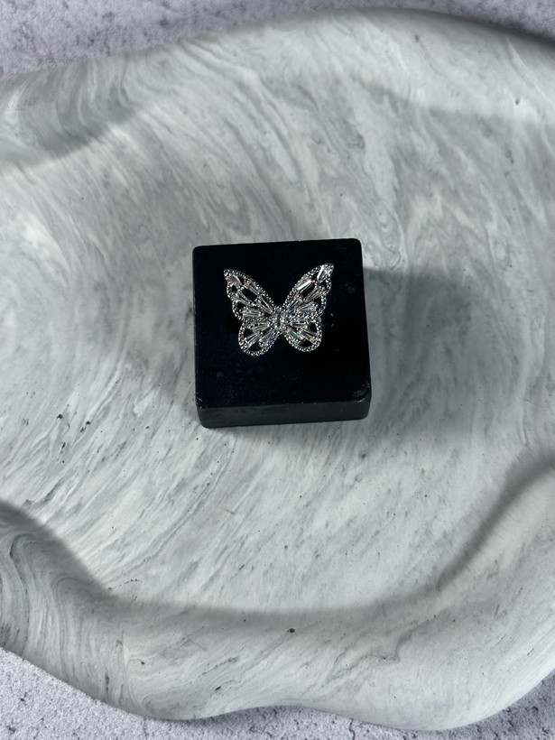 انگشتر پروانه ای