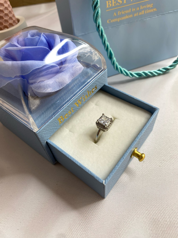 باکس گل رز هدیه