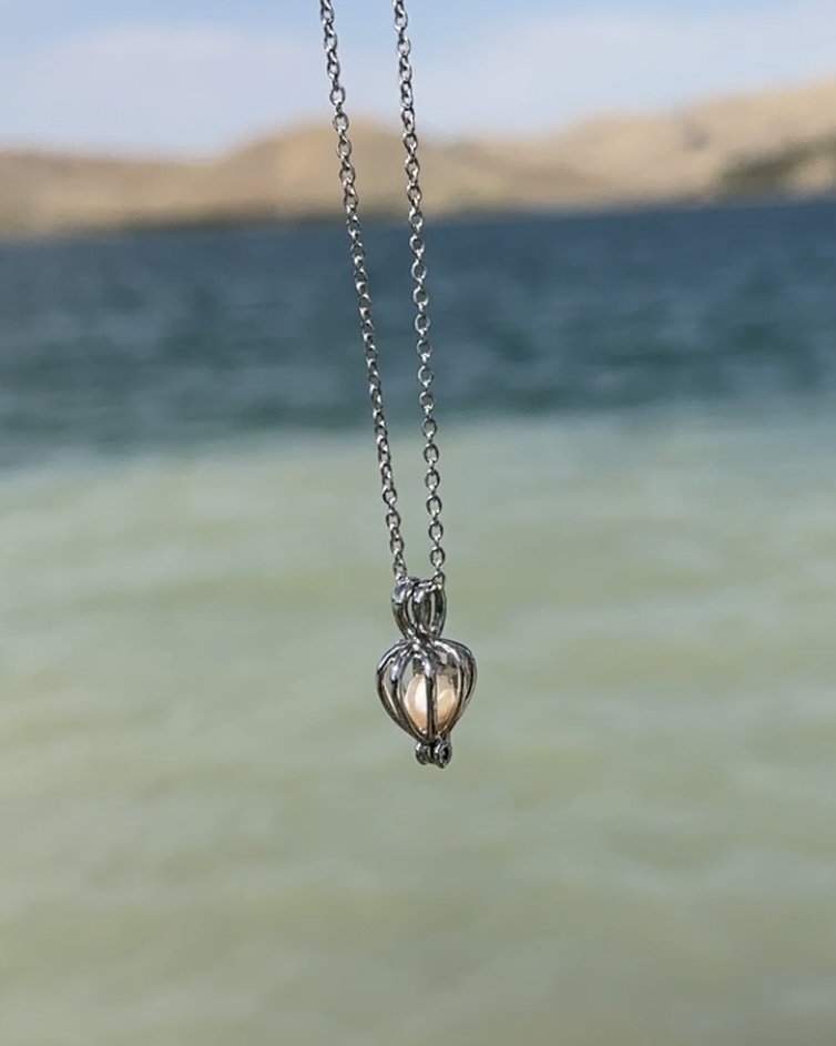 مروارید طبیعی